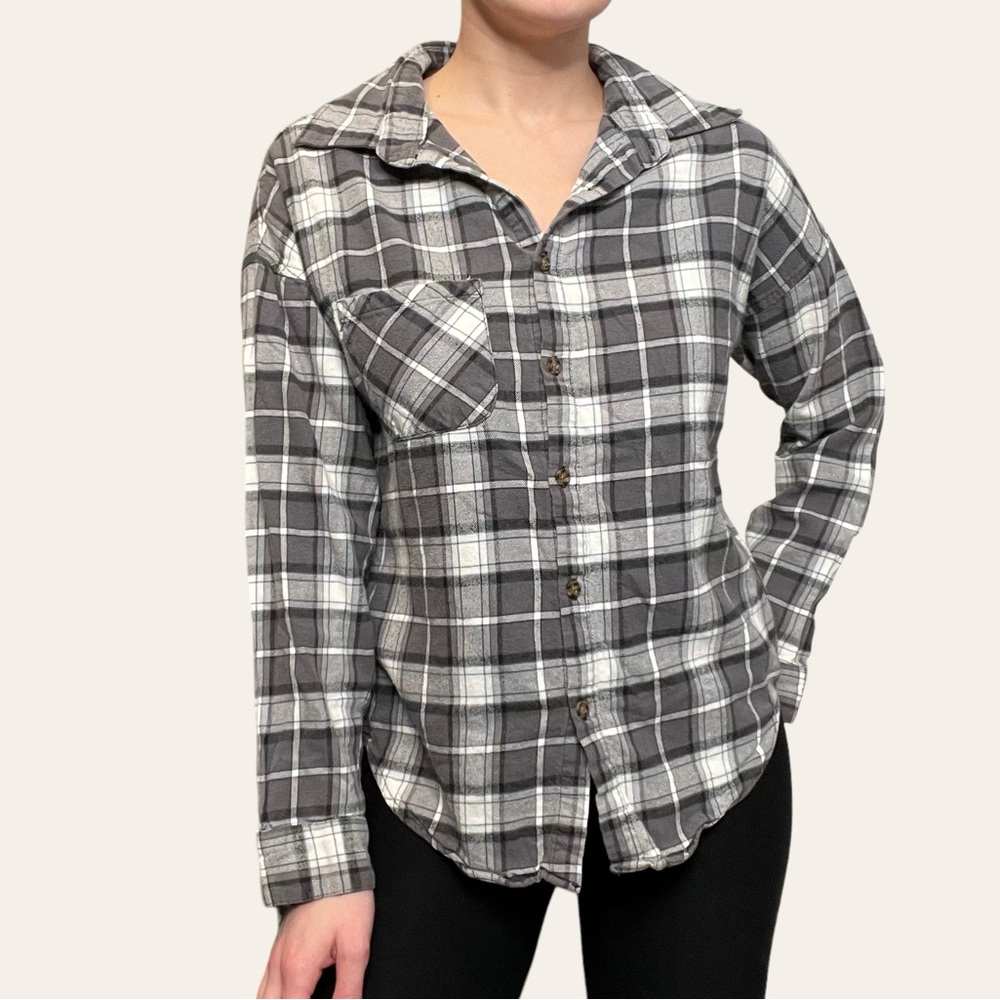 Brandy Melville Grayscale Flannel Button Up 💕